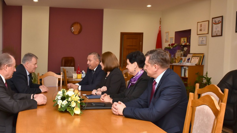 ГрГМУ и Университет медицины и фармации (г.Тыргу-Муреш, Румыния) подписали Соглашение о сотрудничестве