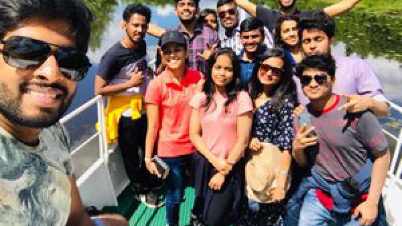 Летние каникулы студентов университета из Шри Ланки на Августовском канале