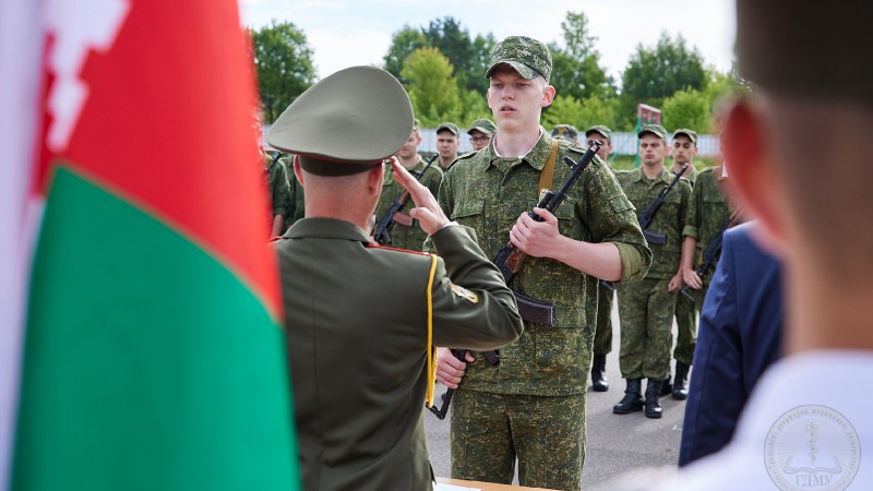 Студенты военной кафедры ГрГМУ приняли присягу