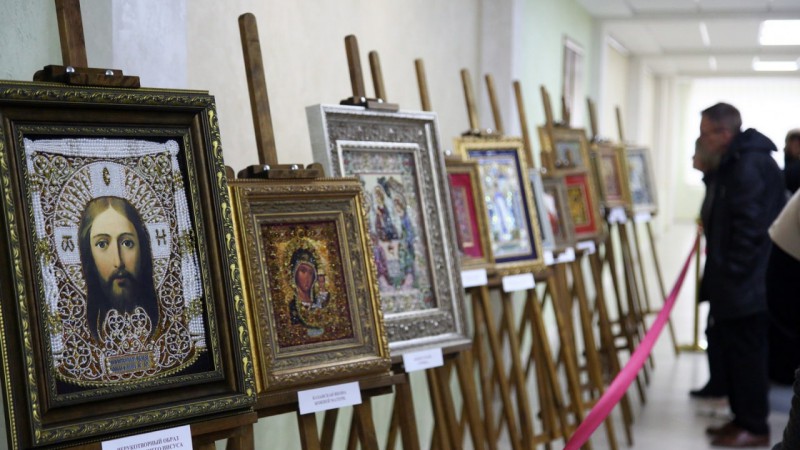 В ГрГМУ открылась уникальная выставка православных икон