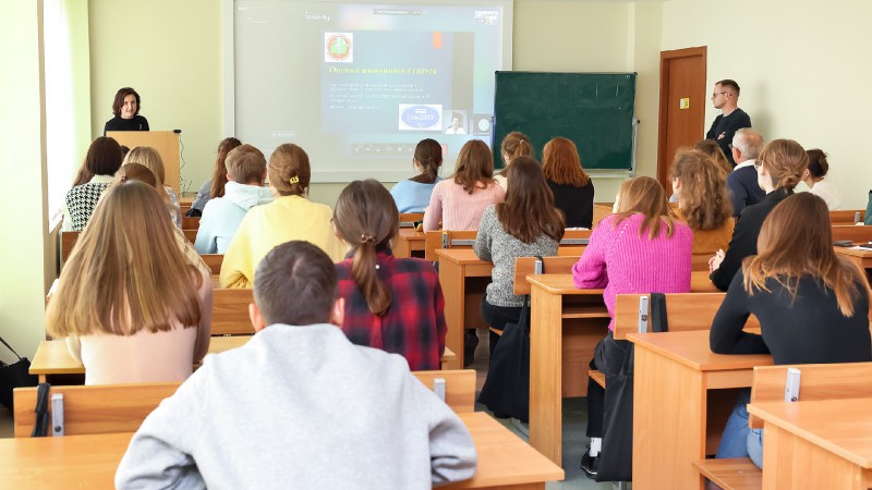 В рамках Года академической мобильности в ГрГМУ прошла первая лекция в формате сетевого обучения