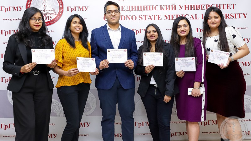 В ГрГМУ вручили сертификаты студентам ФИУ проекта «Young scientists and Budding researchers»