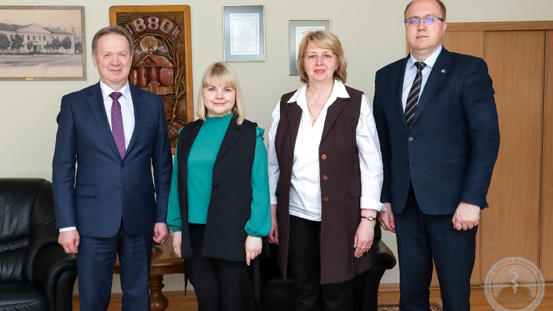 Гродненский медуниверситет подписал договор о сотрудничестве с лицеем №1 г. Барановичи