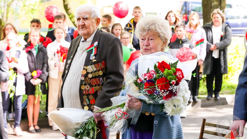 Руководство вуза поздравило ветеранов Гродненского медуниверситета с Днем Победы