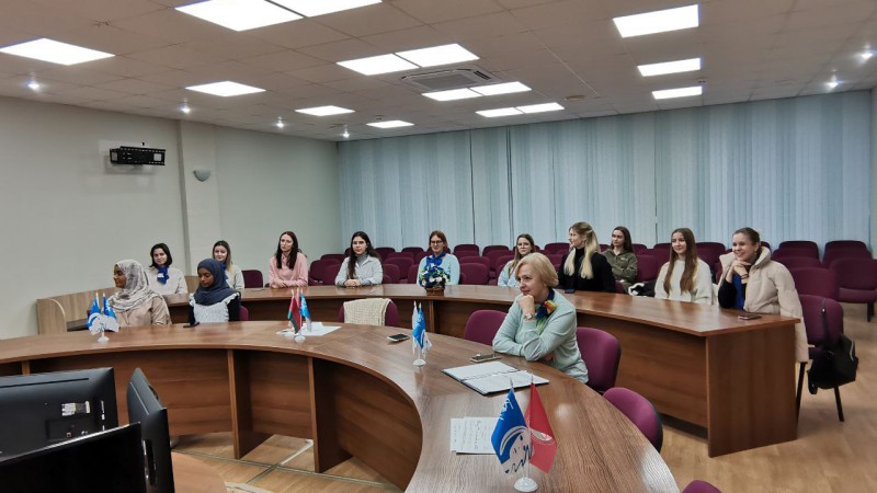 Встреча председателя Белорусского союза женщин с активом Молодежного крыла