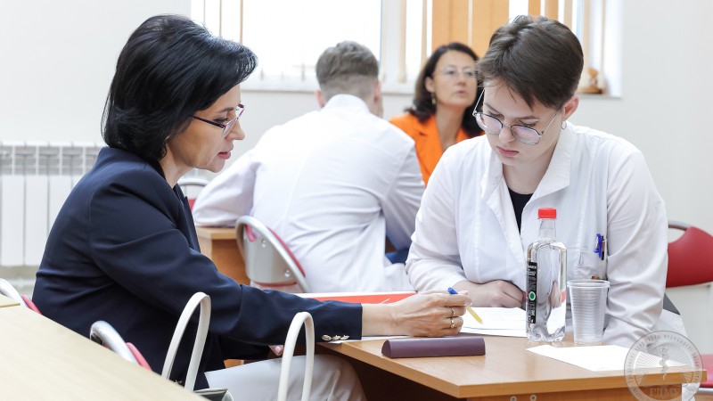 Студенты медико-психологического факультета ГрГМУ приступили к сдаче государственных экзаменов