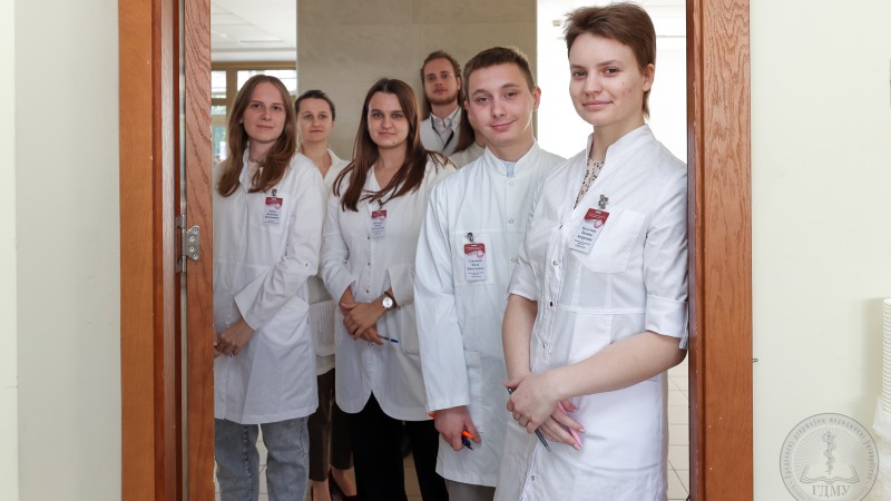 Студенты медико-диагностического факультета ГрГМУ сдают государственные экзамены