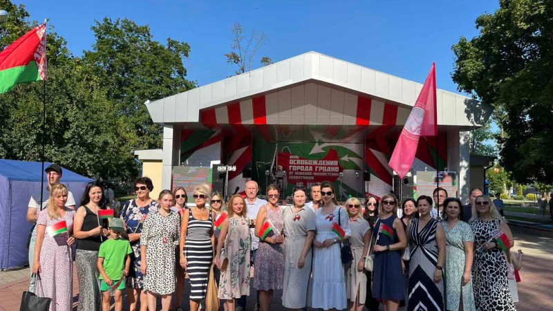 Коллектив медуниверситета присоединился к мероприятиям праздничной программы, приуроченной к 80-й годовщине освобождения Гродно от немецко-фашистских захватчиков