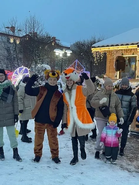 Яркие номера и теплые поздравления. Студенты ГрГМУ подарили новогоднее настроение гродненцам!
