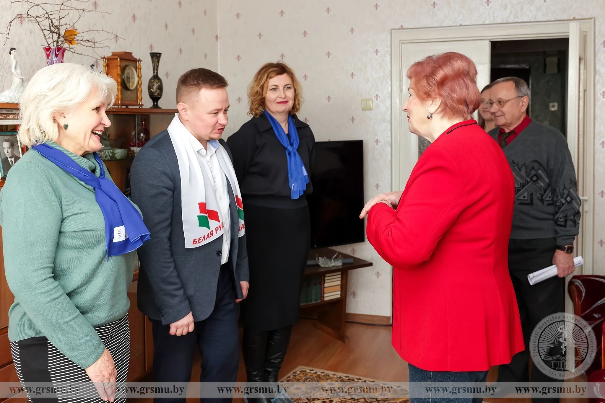 В рамках мероприятий к Международному дню инвалидов общественные объединения ГрГМУ посетили сотрудников вуза