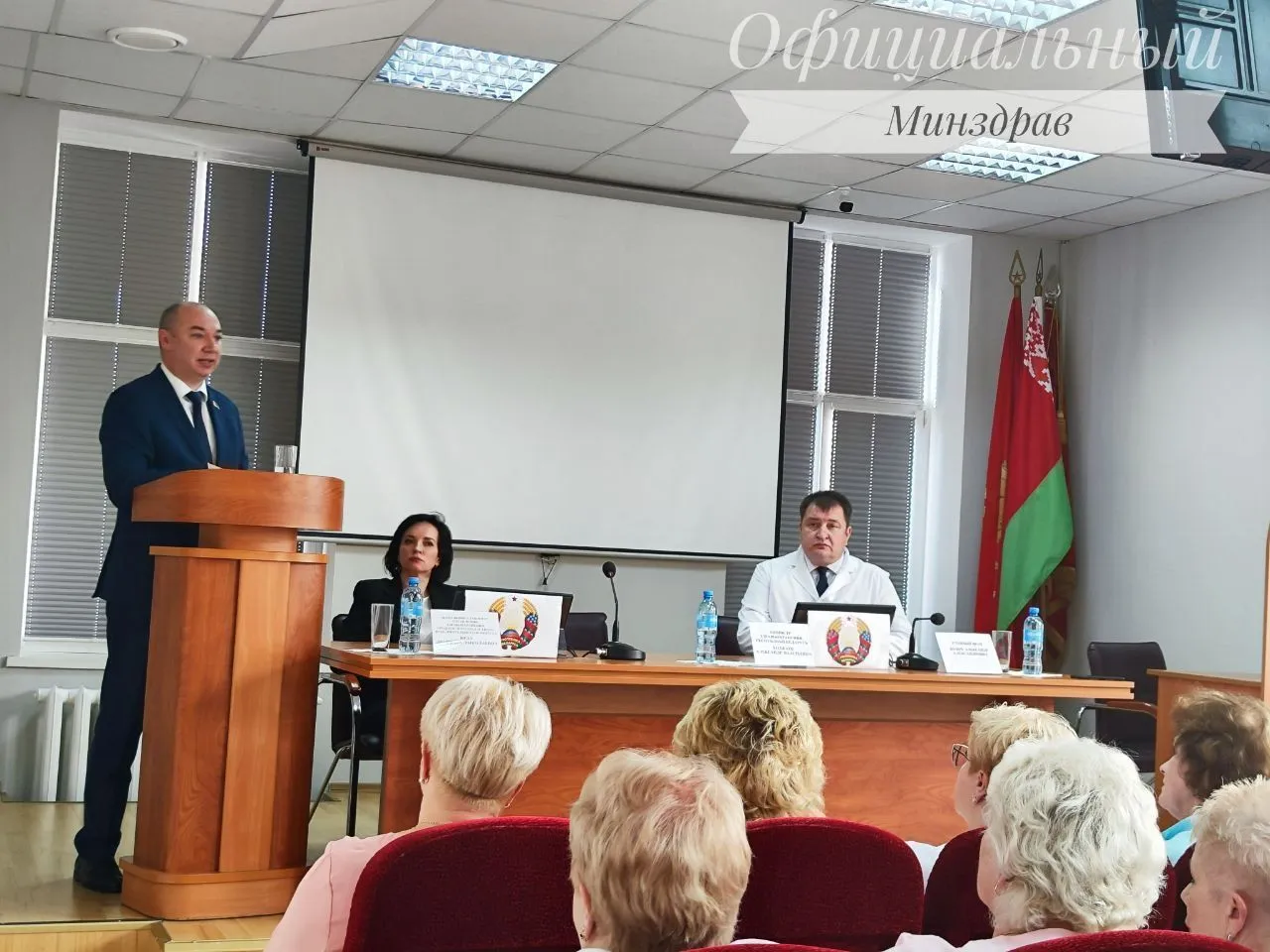 Министр здравоохранения Александр Ходжаев проводит встречу с коллективом детской областной клинической больницы в Гродно