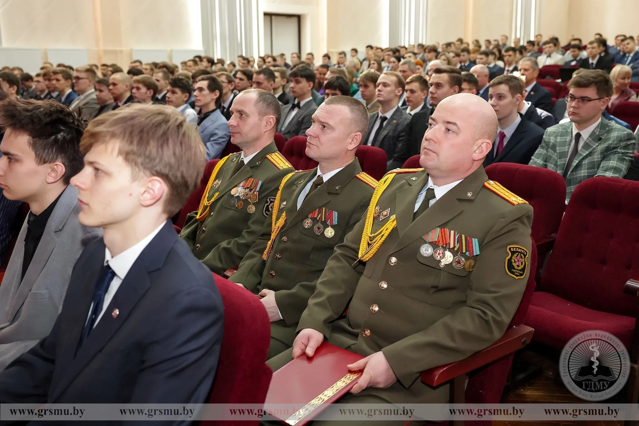 Участие в республиканской патриотической АРТ-инициативе «Гордимся! Верим! Поздравляем!»
