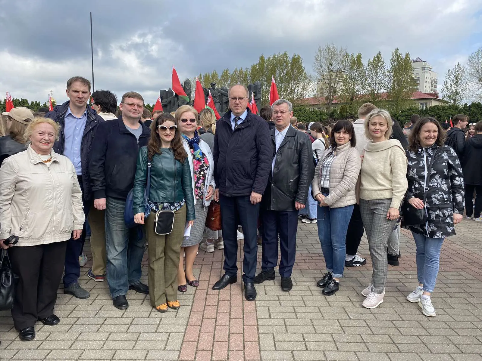 Митинг у мемориала воинам-пограничникам