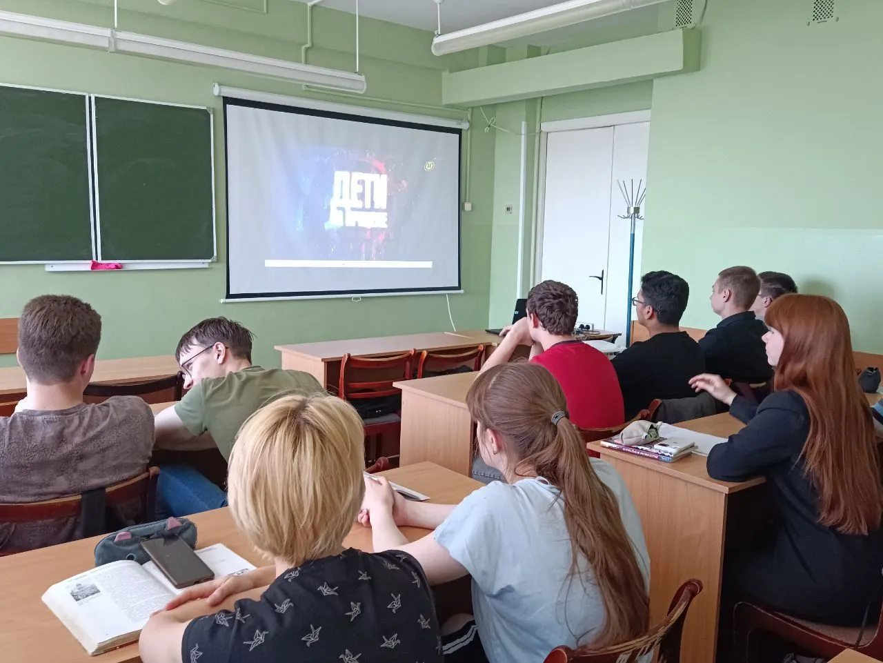На кафедре прошел организованный просмотр фильма "Дети на прицеле: завербованные врагом"