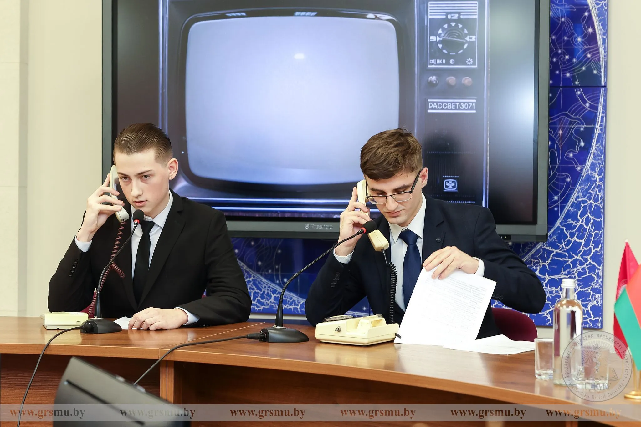 Круглый стол "Вечно молодые сердца. Пока мы помним - мы живем"