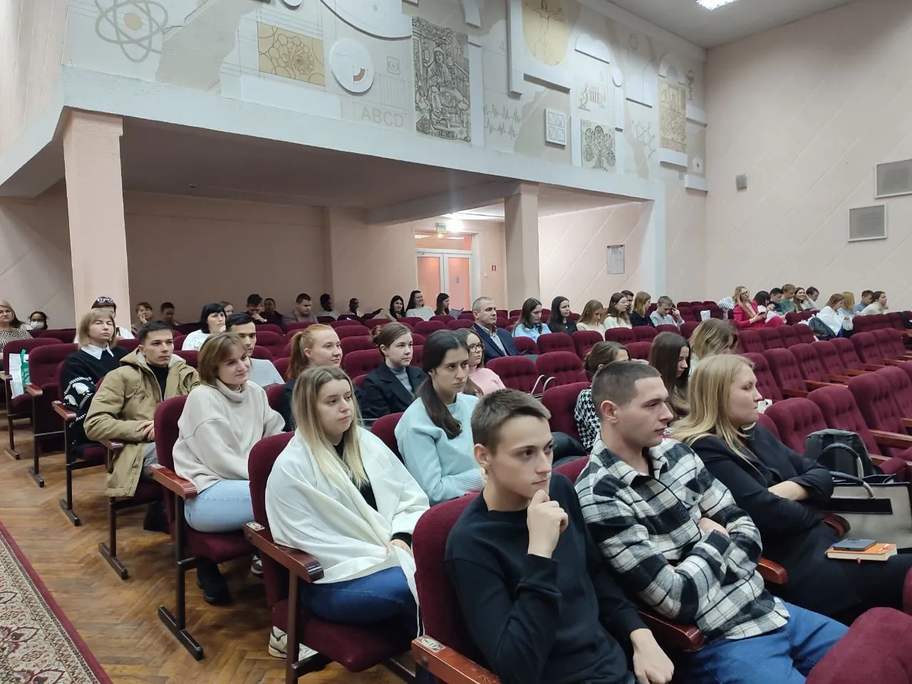 В ГрГМУ проходит республиканская научно-практическая конференция «Современные подходы в ранней диагностике и лечении опухолей головы и шеи: дебаты»