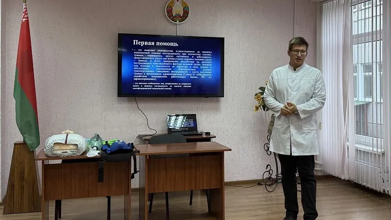 Студенты ГрГМУ провели обучающий мастер-класс в медицинском классе лицея №1 им. академика Ю.М. Островского