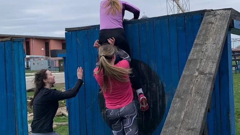 33
