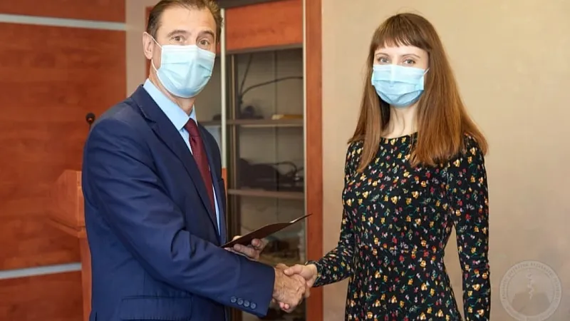 Вручили дипломы выпускникам аспирантуры!