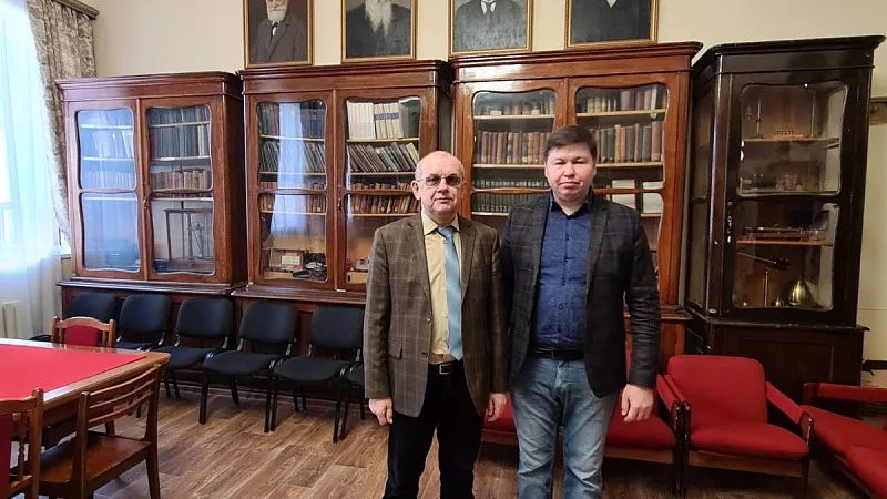 Заведующий кафедрой нормальной физиологии профессор Зинчук В.В. и заведующий кафедрой нормальной физиологии Казанского государственного медицинского университета Мухамедьяров М.А.