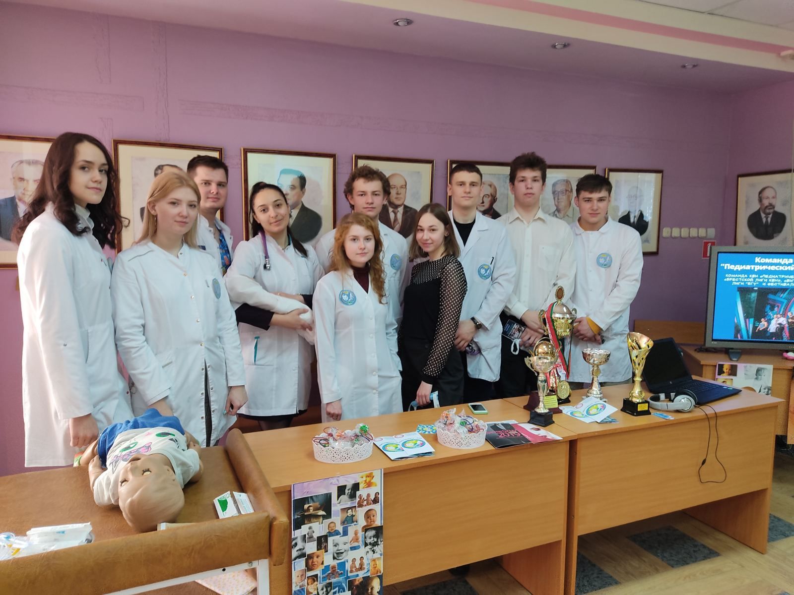 Студенты-педиатры приняли участие в дне открытых дверей ГрГМУ