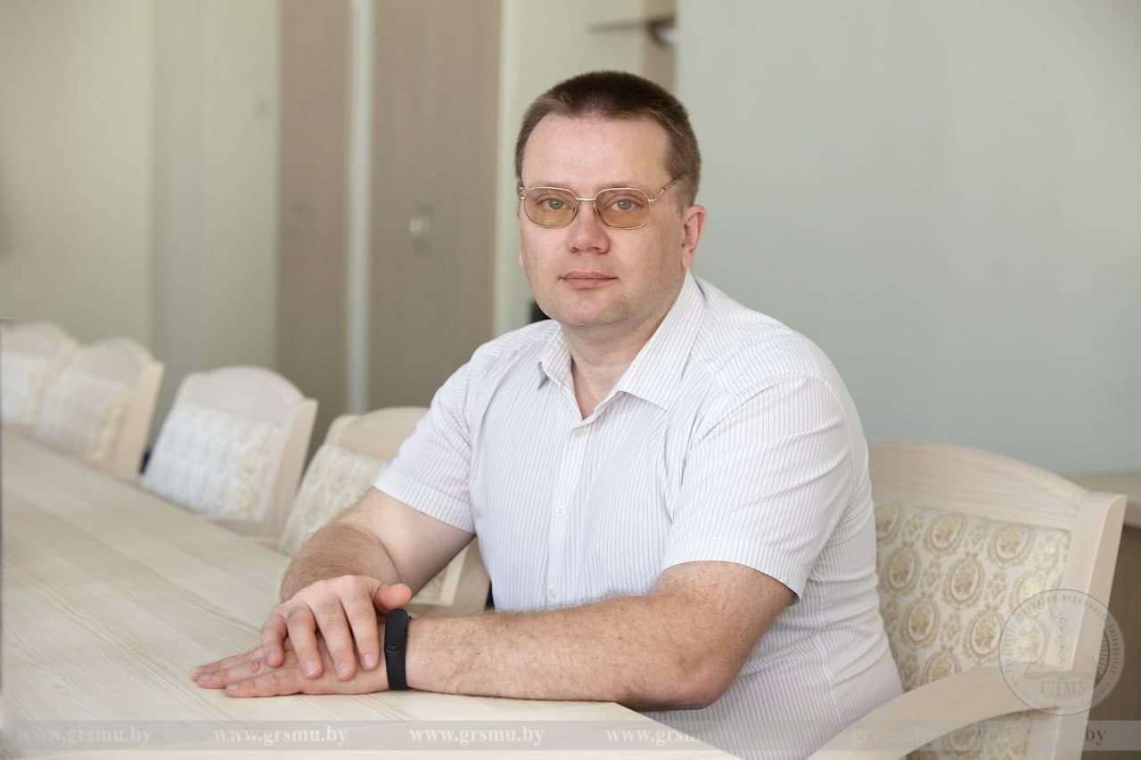 «В науке нет границ». Доктор медицинских наук Михаил Ходосовский рассказал о своем пути в медицину и любви к музыке