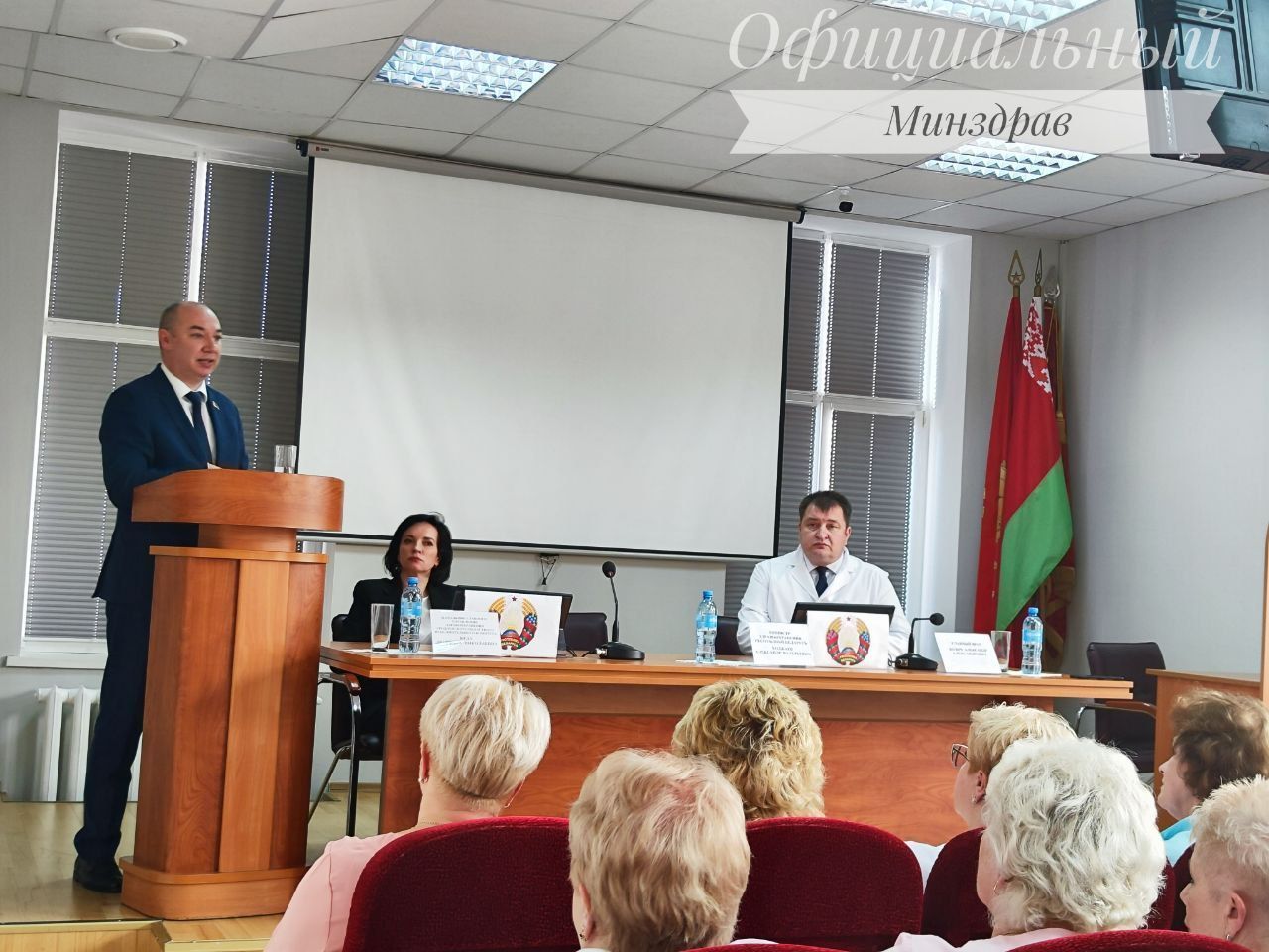 Министр здравоохранения Александр Ходжаев проводит встречу с коллективом детской областной клинической больницы в Гродно