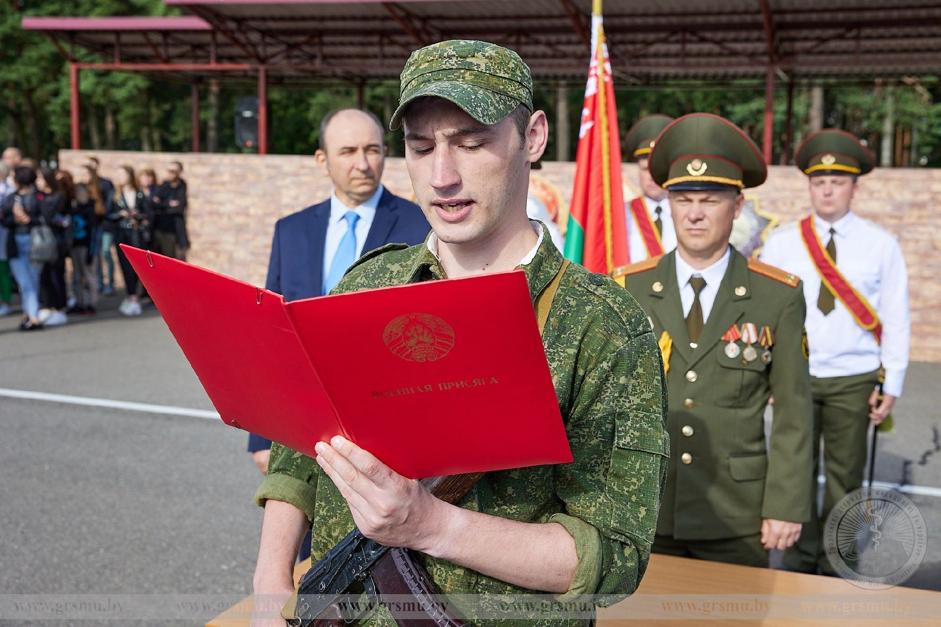 Студенты военной кафедры ГрГМУ приняли присягу
