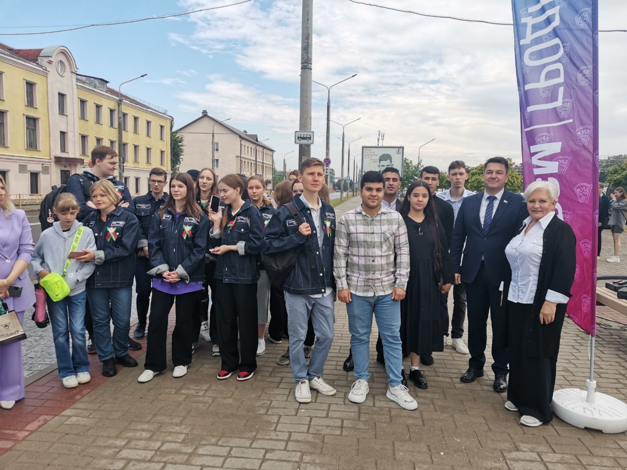 Bus stop with design dedicated to working groups of students started operating