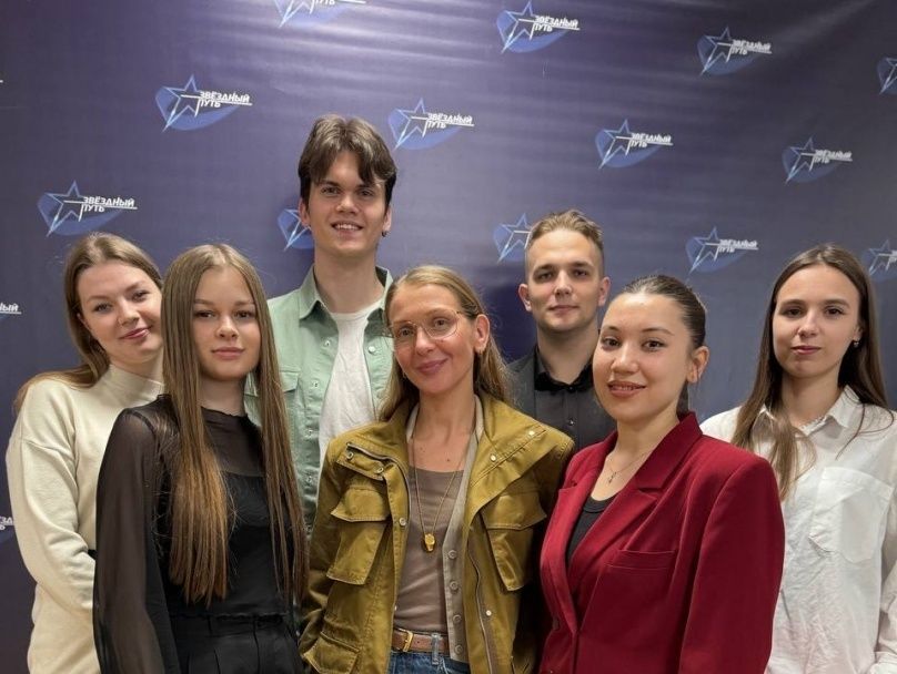 Покоряя вершины: студентки ГрГМУ прошли в команду Евгения Олейника на шоу «Звездный путь»