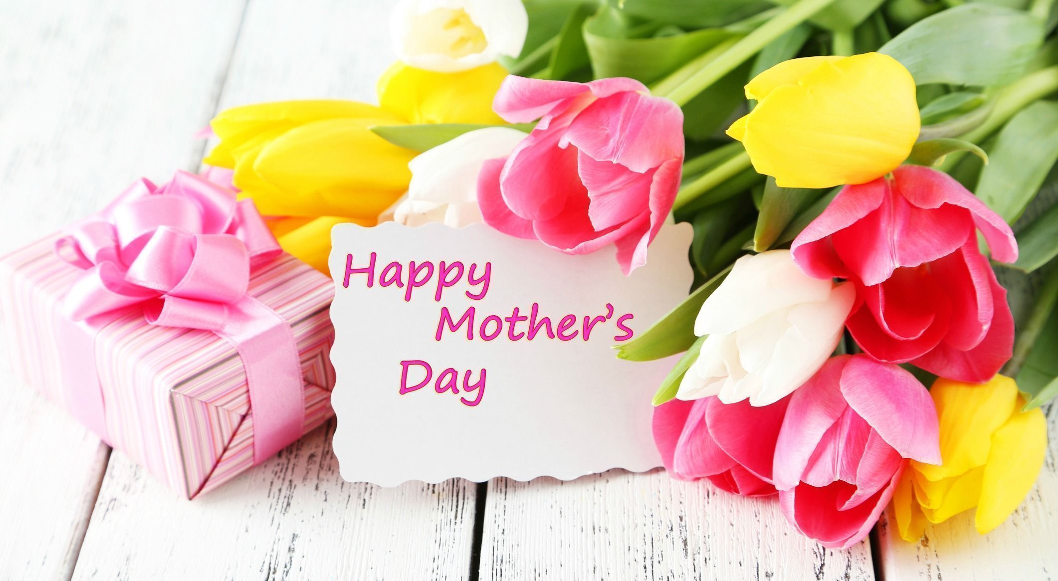 Students of the Medical Faculty for International Students say Happy Mothers Day