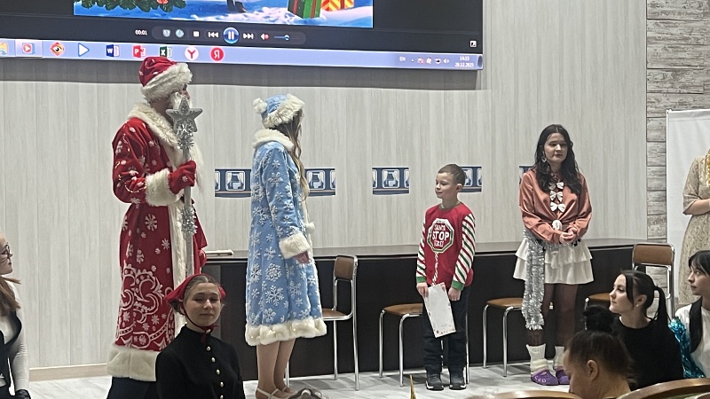 Новогодний концерт для пациентов детского отделения оториноларингологии