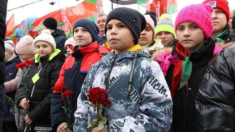 ТРАУРНЫЙ МИТИНГ В ХАТЫНИ