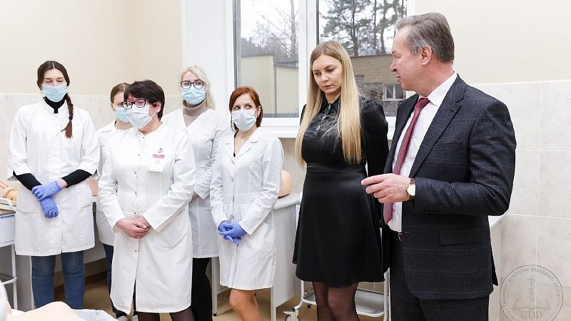 13C4A0861