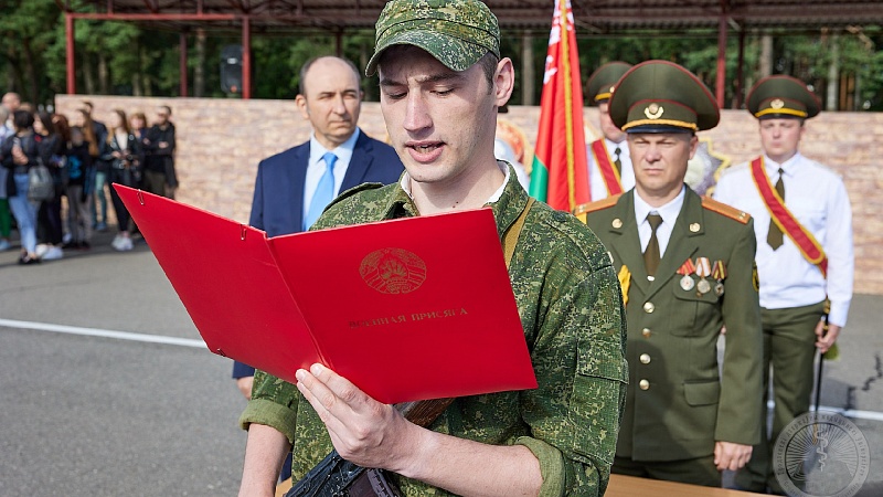 Студенты военной кафедры ГрГМУ приняли присягу