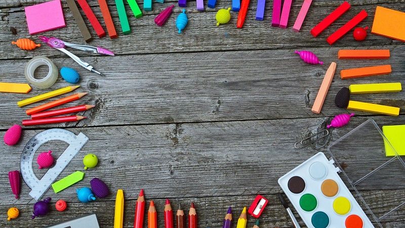 Дапаможам разам! Валанцёрскі цэнтр «Cardis» аб'яўляе збор канцылярскіх прылад