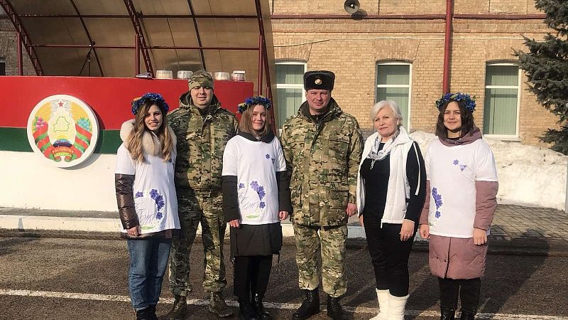 С праздником - Днём Защитника Отечества