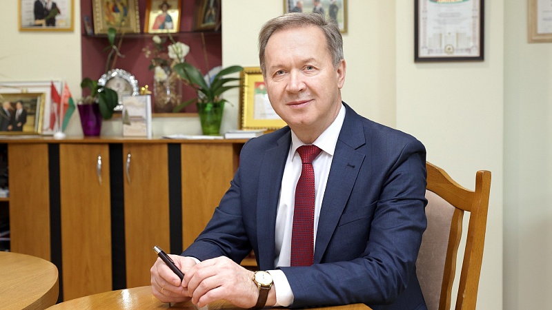 Поздравление ректора ГрГМУ Игоря Георгиевича Жука с Днём Независимости Республики Беларусь!