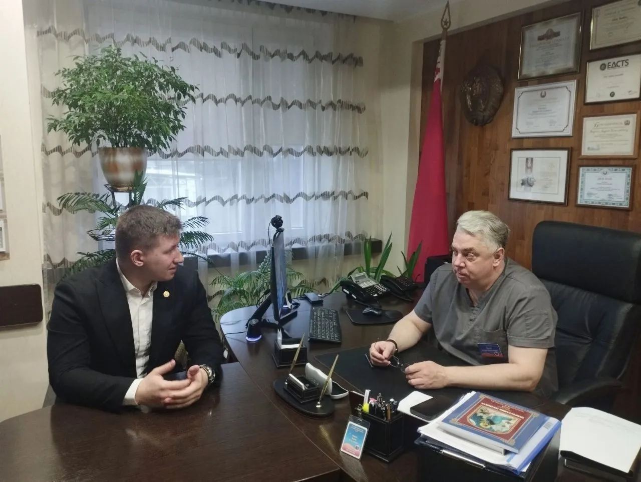 Студент ГрГМУ Матвей Лянцевич принял участие в в личном приёме граждан членом Совета Республики, главврачом Гродненского кардиологического центра Андреем Янушко