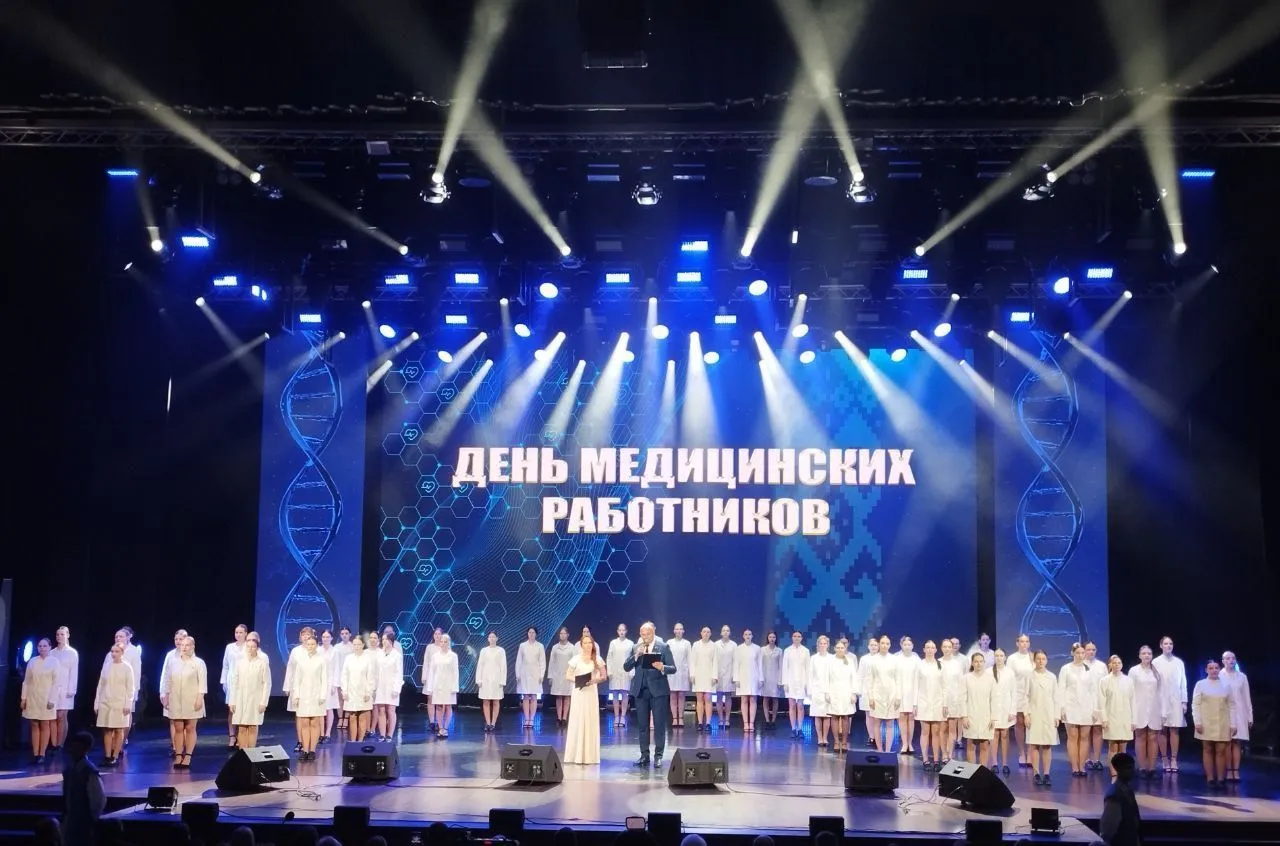 Торжественная церемония чествования медицинских работников прошла в Гродненской областной филармонии