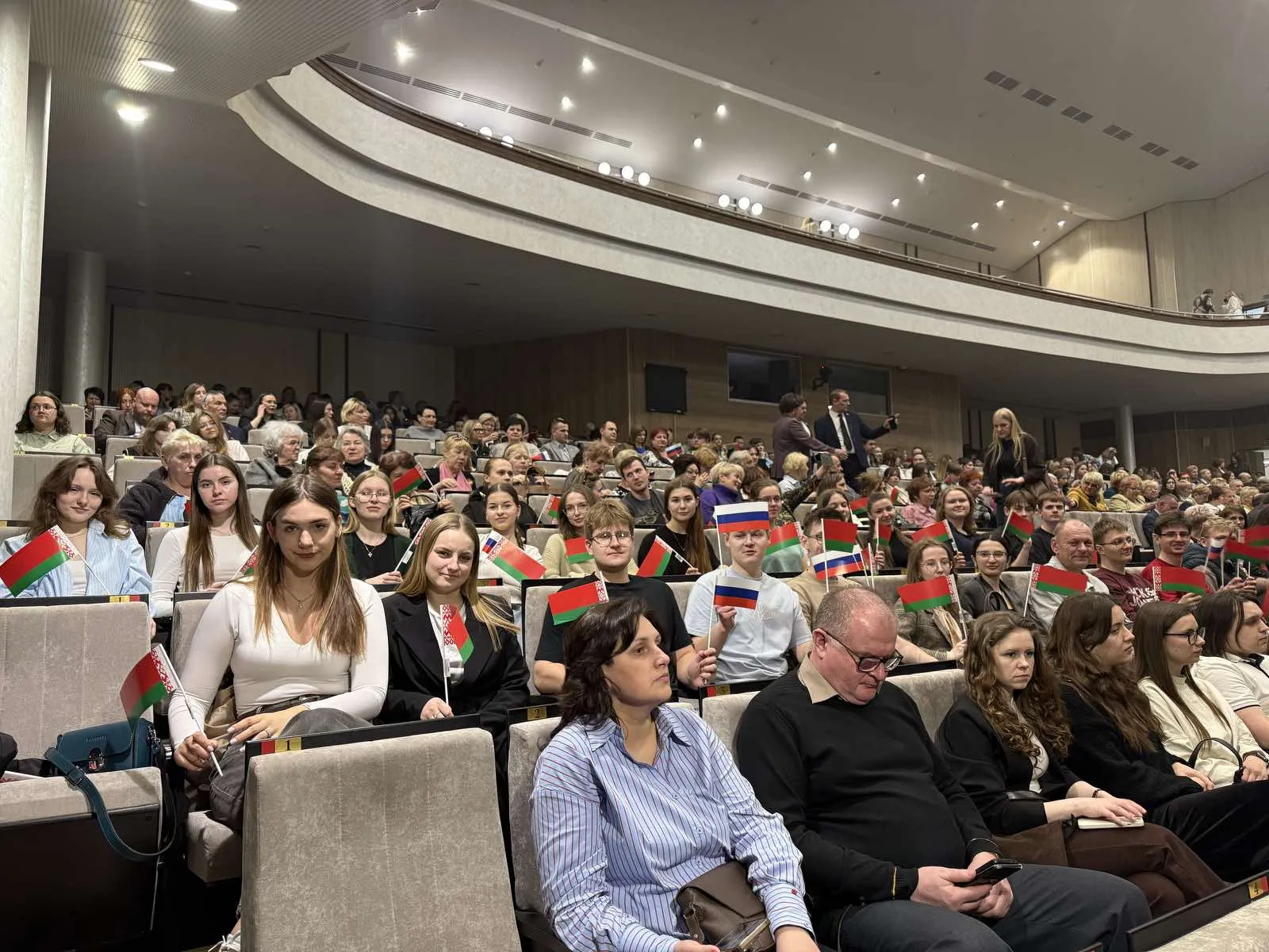 Студенты ГрГМУ стали гостями торжественного концерта ко Дню единения народов Беларуси и России