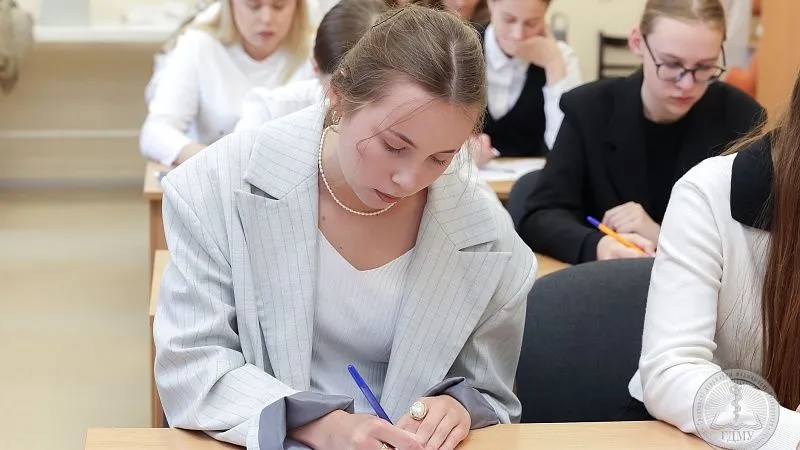 Волнительно, но все под контролем. Абитуриенты ГрГМУ делятся впечатлениями от экзамена по биологии