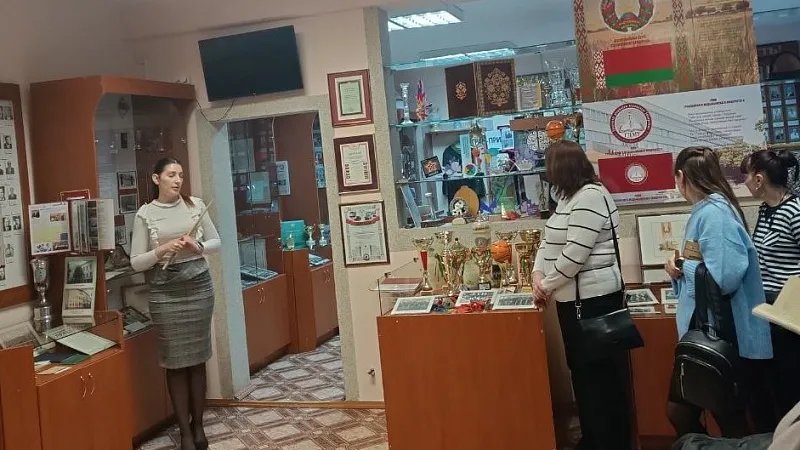 Экскурсия в музей истории ГрГМУ для сотрудников центра социального обслуживания населения