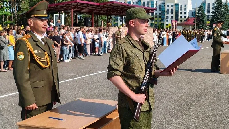 Студенты ГрГМУ приняли военную присягу