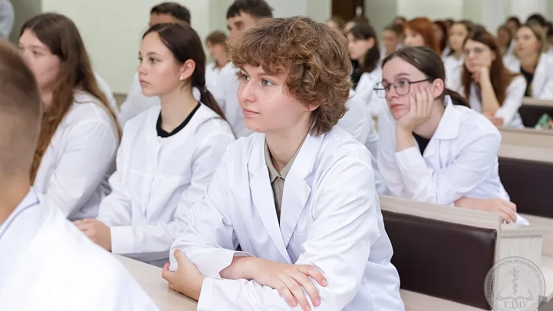Наши выпускники – наша гордость! В ГрГМУ прошли встречи первокурсников с известными выпускниками вуза