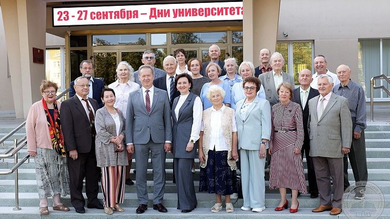В Гродненском медуниверситете прошло чествование ветеранов труда